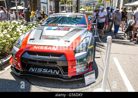 Beverly Hills, Kalifornien, USA. 19. Juni 2016. Eine 2014 Nissan Skyline GTR NISMO auf dem Display auf dem Rodeo Drive Concours d ' Elegance Auto-Show in Beverly Hills, Kalifornien, USA.  Die Auto-Show findet jedes Jahr am Vatertag statt und zieht jedes Jahr Tausende von Menschen und Auto-Enthusiasten. Bildnachweis: Sheri Determan / Alamy Live News Stockfoto