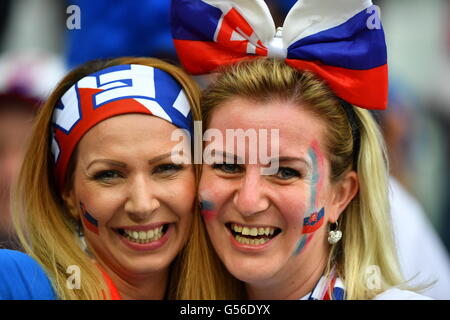 Saint-Etienne, Frankreich. 20. Juni 2016. Unterstützer der Slowakei in der ersten Runde Gruppe B-match zwischen Slowakei und England Geoffroy Guichard Stadion in Saint-Etienne, Frankreich, 20. Juni 2016. Foto: Uwe Anspach/Dpa/Alamy Live News Stockfoto