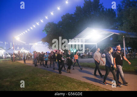 Zagreb, Kroatien. 20. Juni 2016. : Ambiente und Atmosphäre am ersten Tag des 11. INmusic Festival befindet sich auf dem See Jarun in Zagreb, Kroatien. Bildnachweis: PhotoJa/Alamy Live-Nachrichten Stockfoto