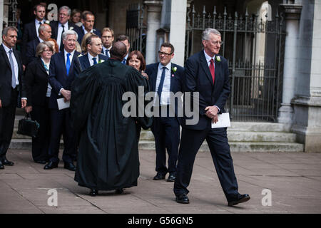 London, UK. 20. Juni 2016. Schatten-Außenminister Hilary Benn verlässt St Margarets Church in Westminster, nach einen besonderen Service im Gedenken an Jo Cox. Jo Cox wurde am 16. Juni in ihrem Wahlkreis Batley und Spen getötet. Bildnachweis: Mark Kerrison/Alamy Live-Nachrichten Stockfoto