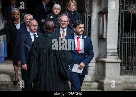 London, UK. 20. Juni 2016. Staatssekretär für Arbeit und Renten Stephen Crabb verlässt St Margarets Church in Westminster, nach einen besonderen Service im Gedenken an Jo Cox. Jo Cox wurde am 16. Juni in ihrem Wahlkreis Batley und Spen getötet. Bildnachweis: Mark Kerrison/Alamy Live-Nachrichten Stockfoto