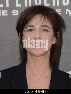 Hollywood, CA, USA. 20. Juni 2016.  Charlotte Gainsbourg. Anreise für die Premiere von 20th Century Fox '' Independence Day: Wiederaufleben '' auf TCL Chinese Theater statt. Bildnachweis: Birdie Thompson/AdMedia Credit: Birdie Thompson/AdMedia/ZUMA Draht/Alamy Live-Nachrichten Stockfoto