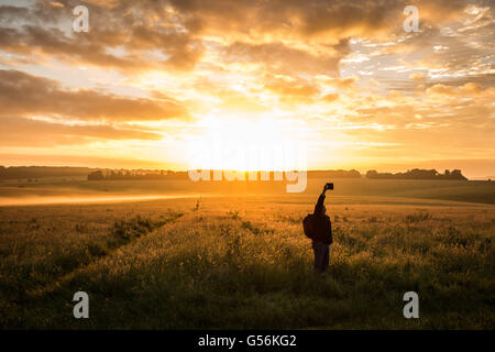 Avebury, UK. 21. Juni 2016. Stonehenge Sommersonnenwende feiern die Credit: Guy Corbishley/Alamy Live-Nachrichten Stockfoto