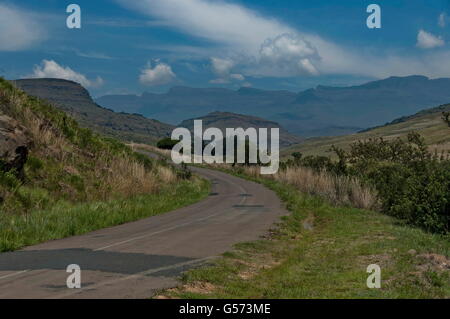 Weg zum Giants Castle KwaZulu-Natal Natur behalten, Drakensberge Südafrika. Stockfoto