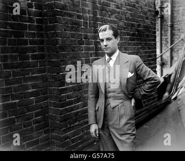 Theater - Ramon Navarro - Palladium, London. Der mexikanische Schauspieler Ramon Navarro, der seinen ersten Bühnenauftritt in England am Londoner Palladium macht. Stockfoto