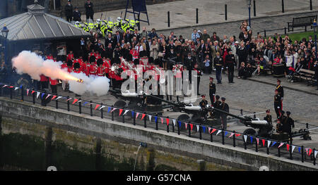 Diamant-Jubiläum feiern - Thames Festzug Stockfoto