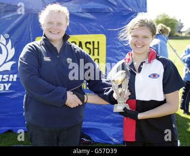 Rugby Union - Scottish Rugby Junior Coaching and Competitions - Broughton R.F.C. Junge Rugby-Spieler nehmen an einem Coaching- und Rugby-Wettbewerb in Broughton R.F.C., Edinburgh, Teil. Stockfoto