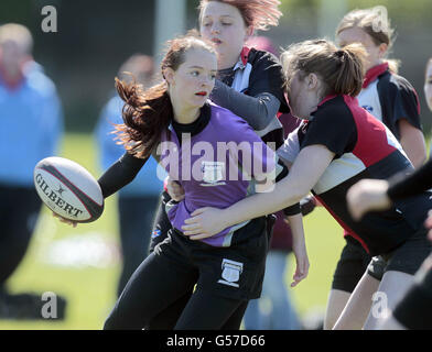 Rugby Union - Scottish Rugby Junior Coaching and Competitions - Broughton R.F.C. Junge Rugby-Spieler nehmen an einem Coaching- und Rugby-Wettbewerb in Broughton R.F.C., Edinburgh, Teil. Stockfoto