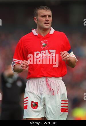 Fußball - Endsleigh League Division One - Barnsley / Leicester City. Neil Redfearn von Barnsley Stockfoto