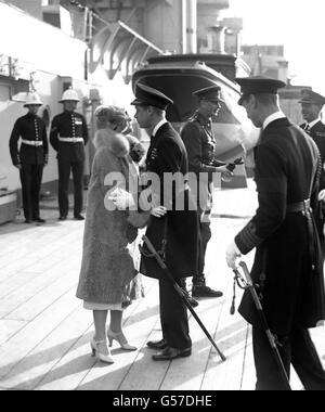 Herzog und die Herzogin von York - HMS Renown - Portsmouth - 1927 Stockfoto