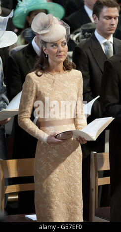 Die Herzogin von Cambridge nimmt an einem Dankgottesdienst zur Feier des Diamantenjubiläums von Königin Elizabeth II. In der St. Paul's Cathedral, London, Teil. Stockfoto