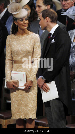 Der Herzog und die Herzogin von Cambridge nehmen an einem Dankgottesdienst zur Feier des Diamantenjubiläums von Königin Elizabeth II. In der St. Paul's Cathedral, London, Teil. Stockfoto