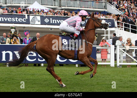 Pferderennen Sie - Investec Derby Festival - Tag eins - Investec Damentag - Epsom Racecourse Stockfoto