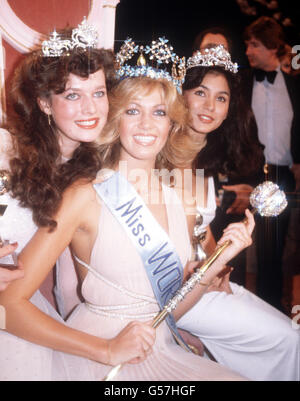 Miss Germany, 18-jährige Gabriella Brum, in der Royal Albert Hall, London, nachdem sie zur Miss World 1980 gekrönt wurde. An zweiter Stelle stand Miss Guam, die 19-jährige Kimberley Santos (rechts) mit Miss France, Patricia Barzyk, 17, (links), die auf Platz drei kam. Stockfoto