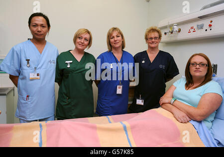 Neue Uniformen für walisische Krankenschwestern Stockfoto