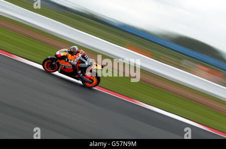 Spaniens Dani Pedrosa auf der Repsol Honda während des Trainings des britischen Moto Grand Prix am ersten Tag in Silverstone, Northamptonshire. Stockfoto