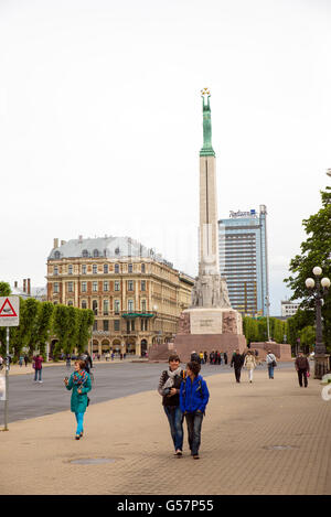 RIGA, Lettland - Juni 10,2016: The Freedom Monument befindet sich ein Denkmal befindet sich in Riga, Lettland, Ehrung der Gefallenen während der L Stockfoto