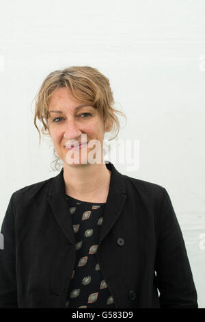 Emma Carroll, Schriftsteller, Romancier, Autor der Romane für Jugendliche und Teenager Leser (The Girl, ging On Air, In Darkling Wood, The Snow Schwester) Hay Festival of Literature and the Arts Hay on Wye, Powys, Wales UK, 3. Juni 2016 Stockfoto