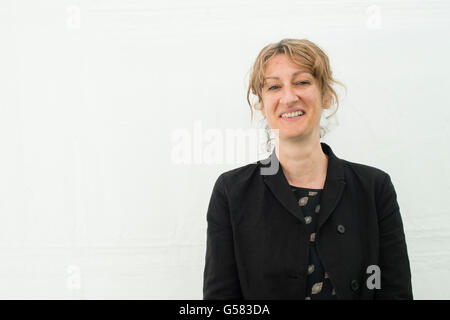 Emma Carroll, Schriftsteller, Romancier, Autor der Romane für Jugendliche und Teenager Leser (The Girl, ging On Air, In Darkling Wood, The Snow Schwester) Hay Festival of Literature and the Arts Hay on Wye, Powys, Wales UK, 3. Juni 2016 Stockfoto