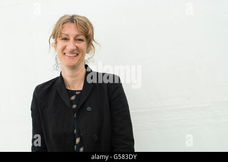 Emma Carroll, Schriftsteller, Romancier, Autor der Romane für Jugendliche und Teenager Leser (The Girl, ging On Air, In Darkling Wood, The Snow Schwester) Hay Festival of Literature and the Arts Hay on Wye, Powys, Wales UK, 3. Juni 2016 Stockfoto