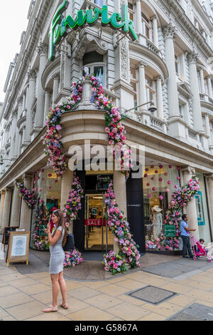 Fenwick Kaufhaus Bond Street London UK Stockfoto