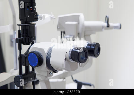 Optiker-Ausrüstung für die Durchführung eines Auge-Textes. Stockfoto