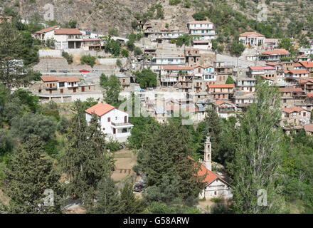 Berühmten malerischen Bergdorf Ferienort Askas in Nicosia Bezirk im Troodos-Gebirge auf Zypern. Stockfoto