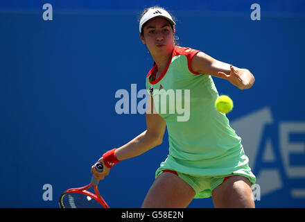 Die US-Amerikanerin Christina McHale im Kampf gegen die Dänin Caroline Wozniacki am zweiten Tag der AEGON International im Devonshire Park, Eastbourne Stockfoto