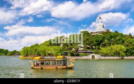 Blick auf Jade Insel mit weiße Pagode im Beihai-Park - Beijing Stockfoto