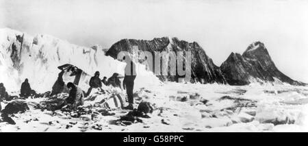 Die "Lost Party auf Elephant Island, wo sie Sir Ernest Shackleton während der 1914 gerettet/15 Imperial Trans-Antarctic Expedition. Foto von Underwood und Underwood, 1915. Stockfoto