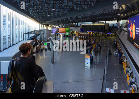 Flughafen Frankfurt: Terminal A mit Check-in - Bereich, Frankfurt Am Main, Deutschland, Hessen, Hessen, Stockfoto