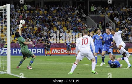 Fußball - UEFA Euro 2012 - Quarter Final - England V Italien - Olympiastadion Stockfoto