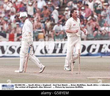 03-DEZ-95 ... Südafrika V England - 2. Test Match ... Brian McMillan, Südafrika feiert das Wicket von Englands Alec Stewart ... Bild von Laurence Griffiths Stockfoto