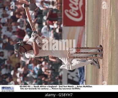 03-DEZ-95. Südafrika gegen England - 2. Testspiel. Brian McMillan schlägt in Richtung seines Jahrhunderts. Bild von Laurence Griffiths Stockfoto