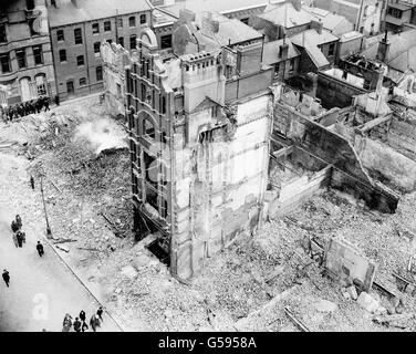 DUBLIN: Ein Blick von Nelson's Column, der Ruinen in der Stadt Dublin nach dem Sinn Fein 'Osteraufstand' von 1916 zeigt. Ein Großteil des Schadens wurde durch das britische Artilleriebünden verursacht. Die kurzlebige Rebellion forderte 794 Zivilisten und 521 Polizisten und Soldaten das Leben. Stockfoto