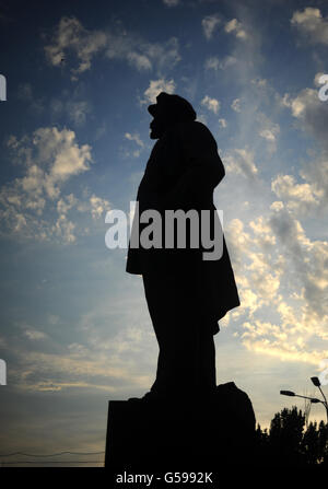 Reisestaken - Donezk - Ukraine. Eine Statue von Lenin auf dem Lenin-Platz, Donezk, Ukraine . Stockfoto