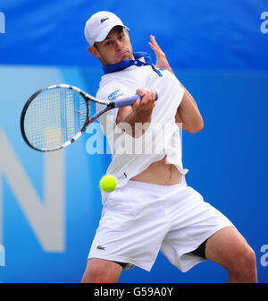 Tennis - AEGON International 2012 - Tag sechs - Devonshire Park. Andy Roddick aus den USA ist auf dem Weg, den Italiener Andreas Seppi am sechsten Tag der AEGON International im Devonshire Park, Eastbourne, zu besiegen. Stockfoto