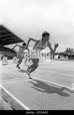 Sport, Leichtathletik, laufen, 1500 Meter, vor dem Start, Postkarte, E