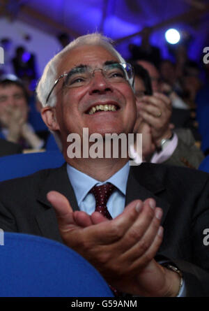 Ehemaliger Kanzler Alistair Darling während des Beginns der formellen Kampagne, Schottland im Vereinigten Königreich zu halten, an der Edinburgher Napier University. Stockfoto