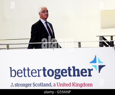 Der ehemalige Kanzler Alistair Darling (rechts) während des Beginns der formellen Kampagne, Schottland im Vereinigten Königreich zu halten, an der Napier University in Edinburgh. Stockfoto