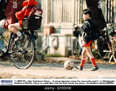 Toyota Cup, Tokyo, Japan - Ajax V Gremio - Ajax Ausbildung im Nishigaoka Stadion, Kita-Ku, Tokya. Stockfoto