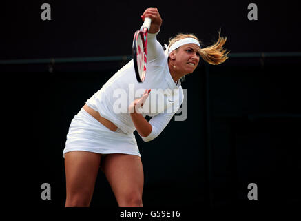 Die Deutsche Sabine Lisicki im Einsatz gegen die USA Sloane Stephens am fünften Tag der Wimbledon Championships 2012 im All England Lawn Tennis Club, Wimbledon. Stockfoto