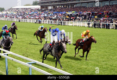 Horse Racing - das Royal Ascot Meeting 2012 - Tag drei - Ascot Racecourse Stockfoto