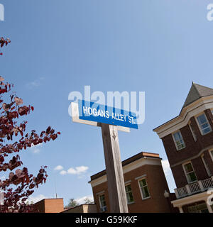 Straßenschild begrüßen die Besucher nach Hogans Alley, taktische Ausbildungsstätte an FBI National Academy in Quantico, Virginia, USA, 2009 Stockfoto