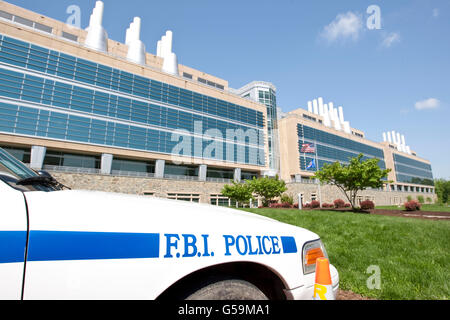 Ansicht eines FBI Polizei Autos geparkt von des FBI Labors an der FBI-Akademie in Quantico, Virginia, USA, 12. Mai 2009. Stockfoto