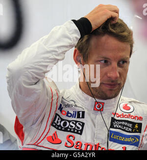 Vodafone McLaren Mercedes-Fahrer Jenson-Taste während des Trainingstages auf dem Silverstone Circuit, Silverstone. Stockfoto