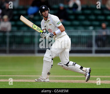 Cricket - LV= County Championship - Division One - Tag drei - Surrey V Lancashire - The Sports Ground. Kevin Pietersen von Surrey im Kampf gegen Lancashire. Stockfoto