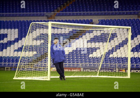 LEED United's Manager David O'Leary beim Training im Santiago Bernabeu Stadion, Madrid, in Vorbereitung auf ihr Champions League, Gruppe D, Fußballspiel gegen Real Madrid. Stockfoto