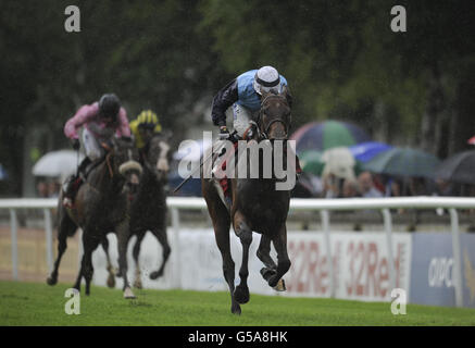 Horse Racing - Piper Heidsieck Juli Festival - Darley Cup Julitag - Newmarket Racecourse Stockfoto