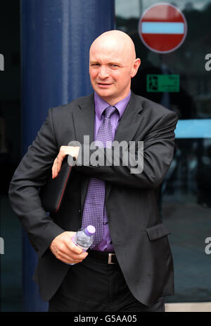 Soccer - SPL Meeting - Hampden Park. Stephen Thompson, Vorsitzender von Dundee United, im Hampden Park, Glasgow, wo eine Hauptversammlung der Scottish Premier League stattfindet. Stockfoto